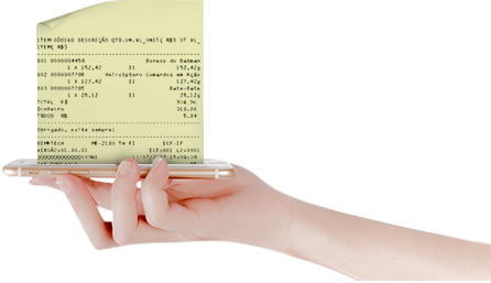 imagem de uma mão segurando o smartphone imprimindo um comprovante de pagamento